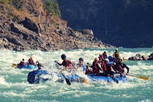 24 km White water rafting expedition in Rishikesh - Your time plan: what happens from meet-up to the raft splash