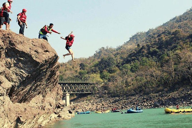 24 km White water rafting expedition in Rishikesh - Marine Drive to Shivpuri vs Brahmpuri to Ram Jhula: how to pick the vibe