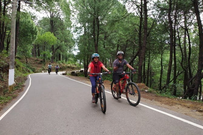 hilloferry - a guided cycling tour - Meeting Kamal on SH 17 and getting bike-ready the right way