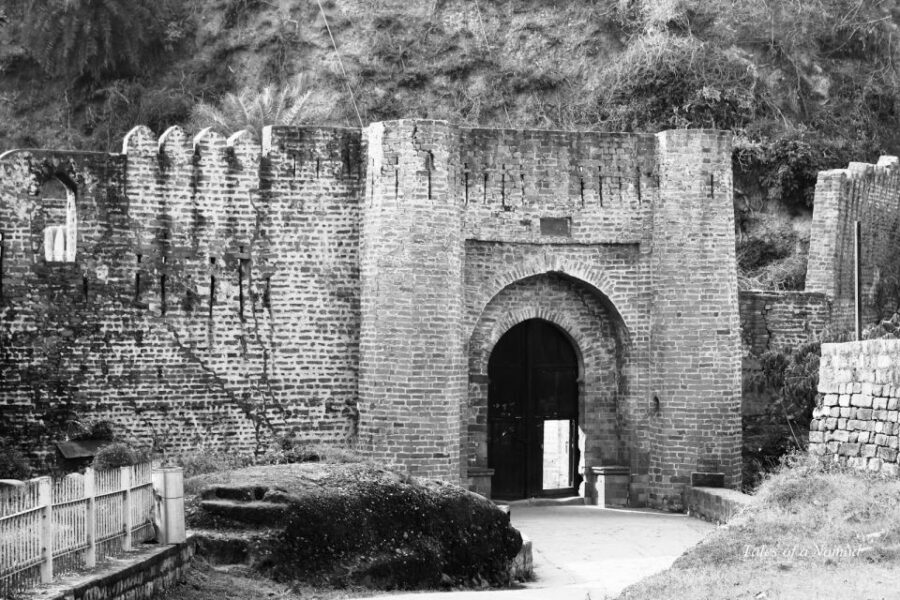 Historical Tour, Kangra fort &Rock cut temple from Dharmasla - Brajreshwari Devi Temple: The Shakti Peeth Legend Explained on Site