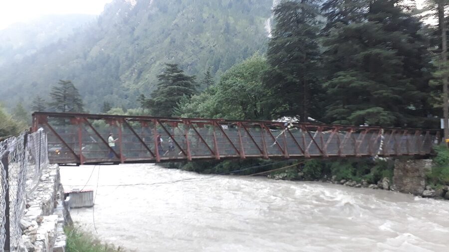 The Kasol bridge over the Parvati river connecting the new and old sides of town.