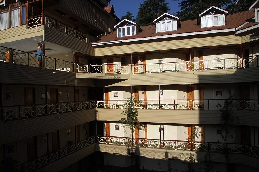 Snow Valley Resort in Manali in winter with Himalayan backdrop