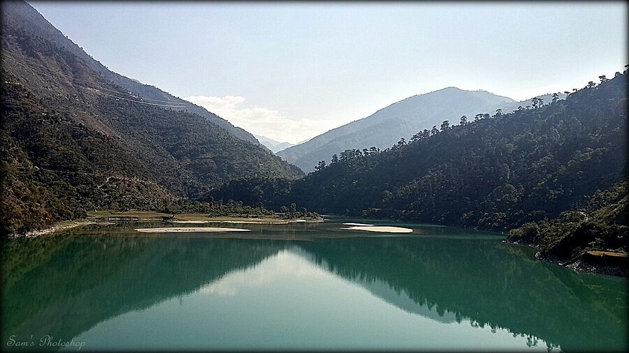 The Pandoh Dam reservoir on the Beas river ten kilometres above Mandi.