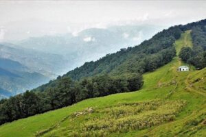 Nag Tibba 2 Days Trek (Pantwari to Pantwari) - Day 2 Push to Nag Tibba Peak: Views Toward Swargarohini and Bandarpunch