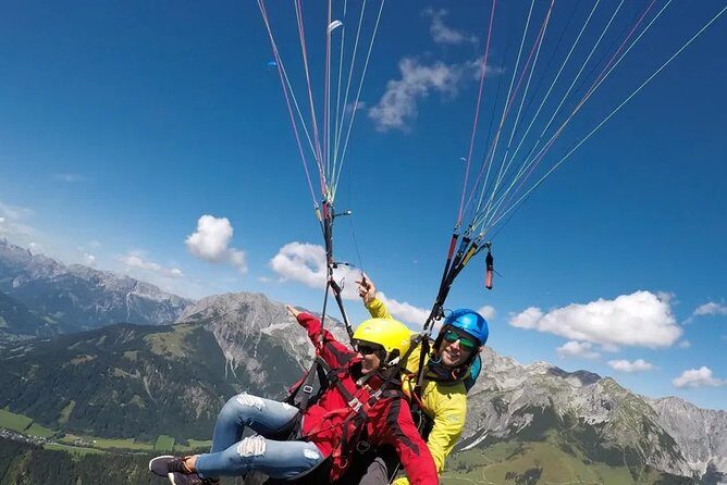 Paragliding in Kullu Manali - Solang Valley vs. “just find someone nearby” in Manali