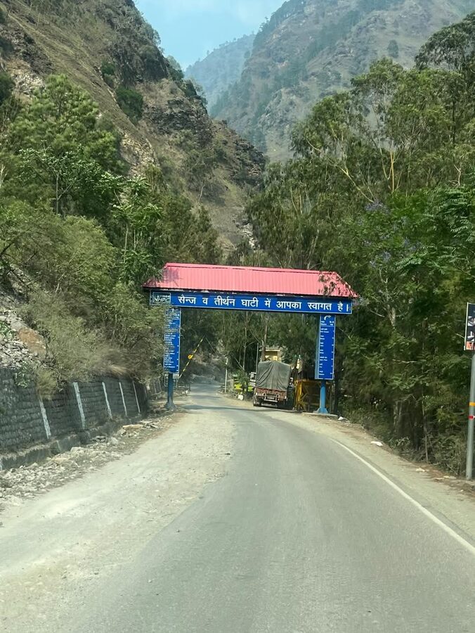 Welcome gate at Larji junction, the road split for Sainj and Tirthan valleys in Kullu district